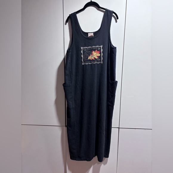 Valories Dresses & Skirts - Black Sleeveless Dress with Floral Patch Vtg